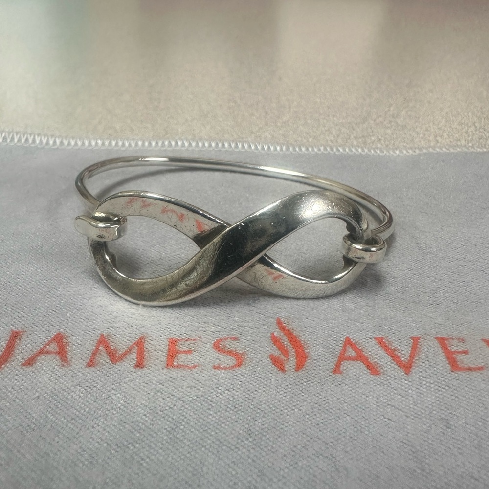 Retired James Avery hook infinity bracelet. Size small